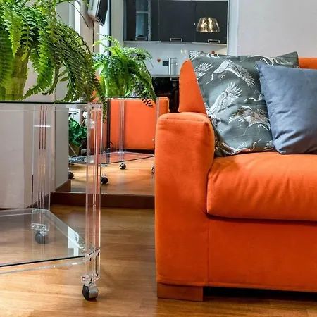 Joivy Vibrant 8 Apartment Como